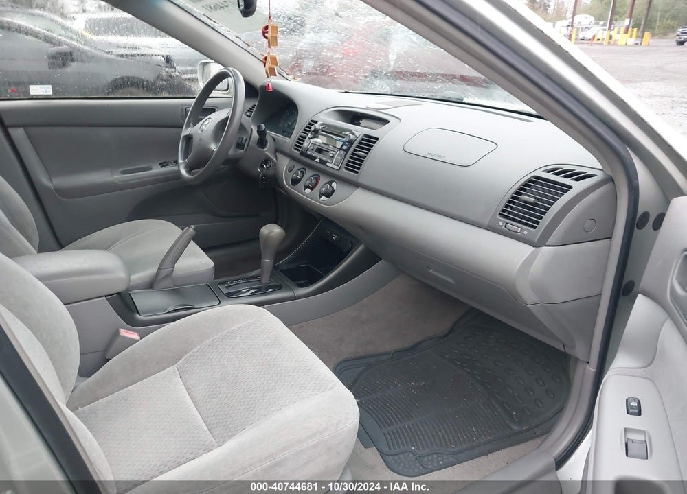 2002 TOYOTA CAMRY LE VIN: JTDBE32K220126678