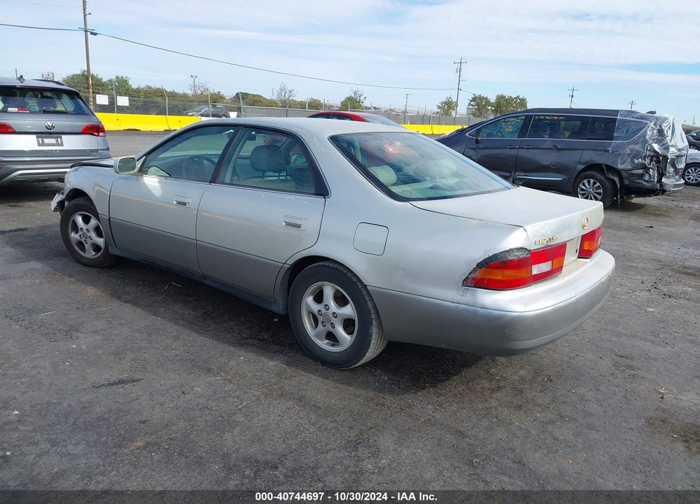 1998 LEXUS ES 300 VIN: JT8BF28G2W5035427