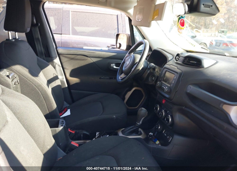2015 JEEP RENEGADE LATITUDE VIN: ZACCJBBT6FPC39939