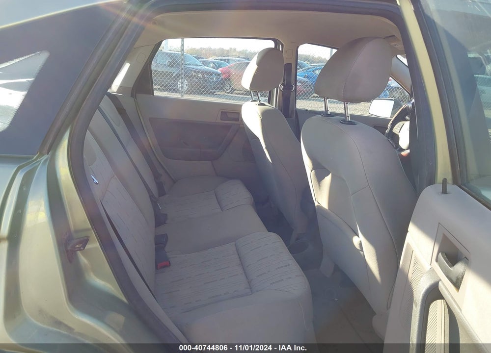 2008 FORD FOCUS SE/SES VIN: 1FAHP35N18W268171