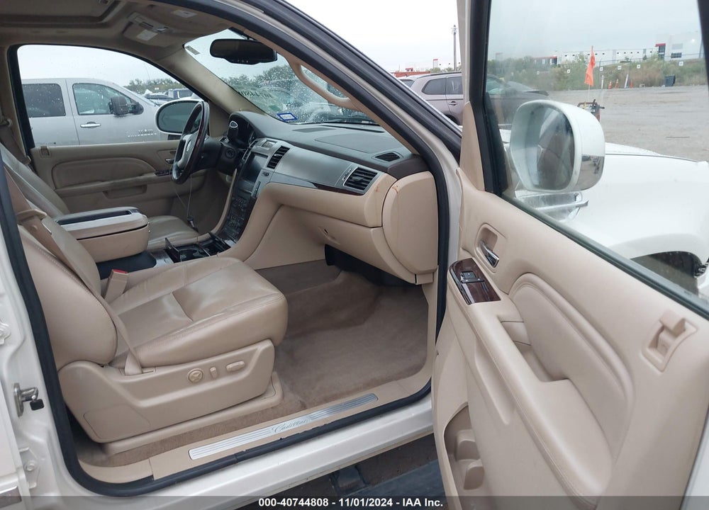 2011 CADILLAC ESCALADE PREMIUM VIN: 1GYS3CEF3BR187161