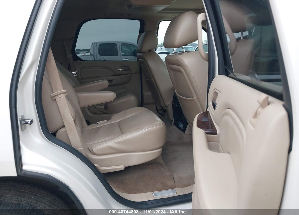 2011 CADILLAC ESCALADE PREMIUM VIN: 1GYS3CEF3BR187161