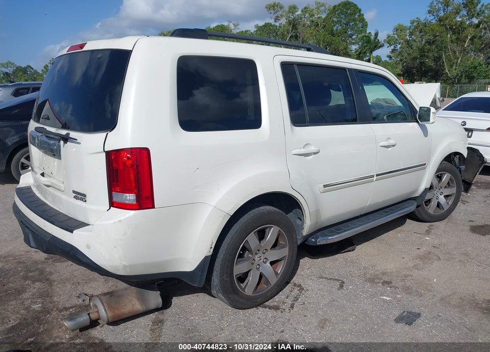 2015 HONDA PILOT TOURING VIN: 5FNYF4H90FB506174