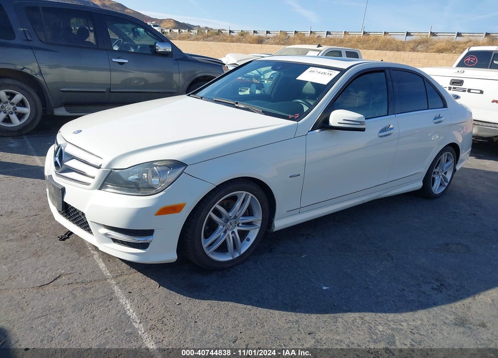 2012 MERCEDES-BENZ C 250 LUXURY/SPORT VIN: WDDGF4HB3CA620078