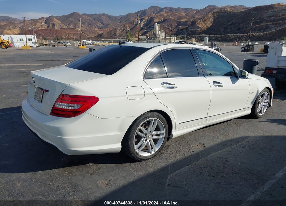 2012 MERCEDES-BENZ C 250 LUXURY/SPORT VIN: WDDGF4HB3CA620078