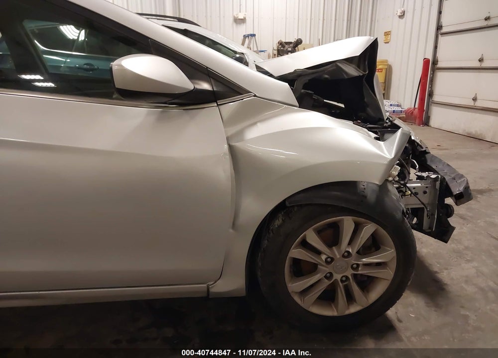 2013 HYUNDAI ELANTRA GT VIN: KMHD35LE6DU032233