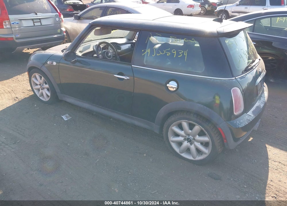 2005 MINI COOPER S VIN: WMWRE33585TL12362