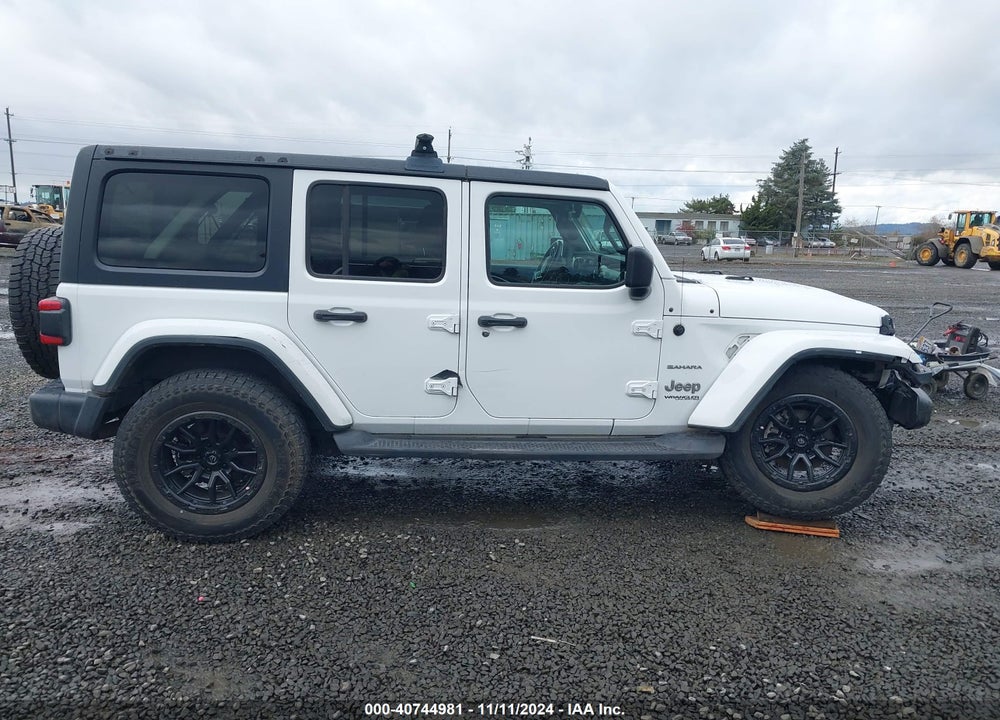 2018 JEEP WRANGLER UNLIMITED SAHARA 4X4 VIN: 1C4HJXEG3JW212162