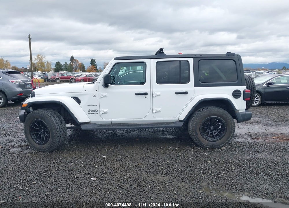 2018 JEEP WRANGLER UNLIMITED SAHARA 4X4 VIN: 1C4HJXEG3JW212162