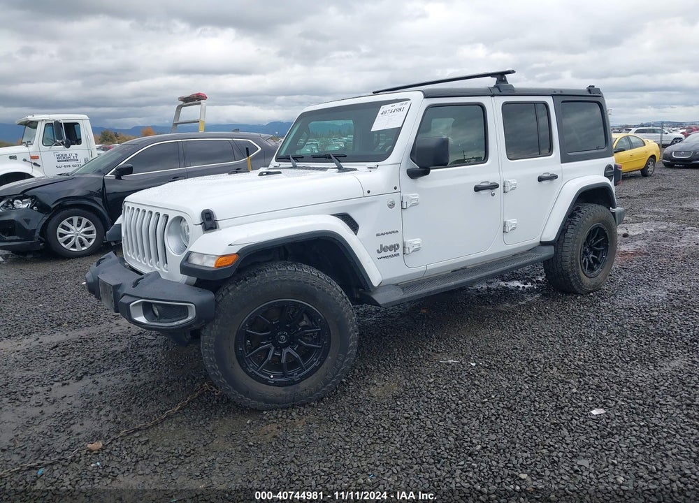 2018 JEEP WRANGLER UNLIMITED SAHARA 4X4 VIN: 1C4HJXEG3JW212162