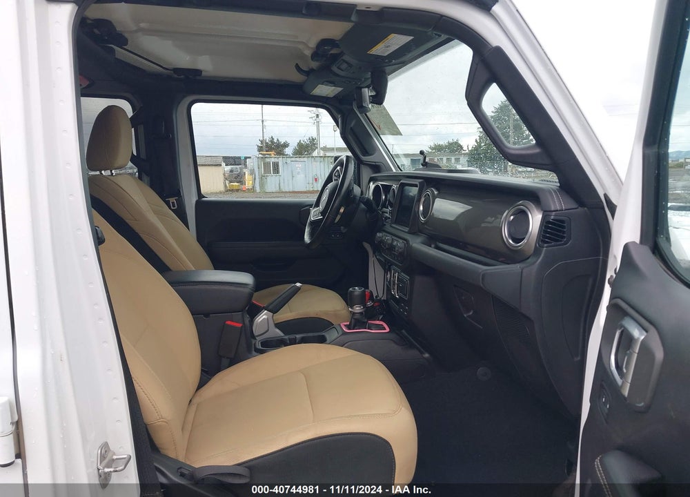 2018 JEEP WRANGLER UNLIMITED SAHARA 4X4 VIN: 1C4HJXEG3JW212162