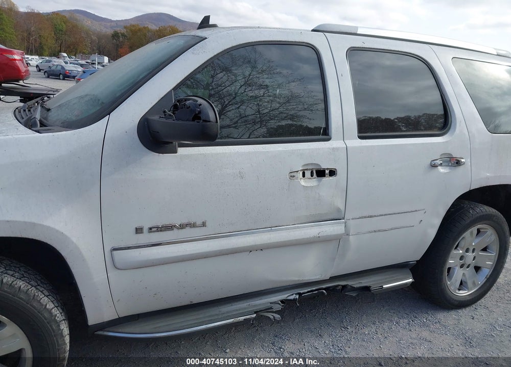 2007 GMC YUKON DENALI VIN: 1GKFK63847J195957