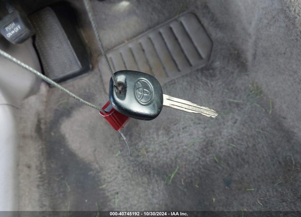 2002 TOYOTA PRIUS VIN: JT2BK12U320058947
