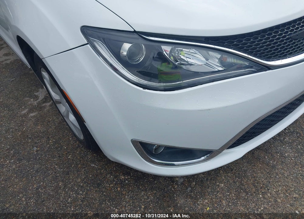 2017 CHRYSLER PACIFICA TOURING L VIN: 2C4RC1BG8HR603181