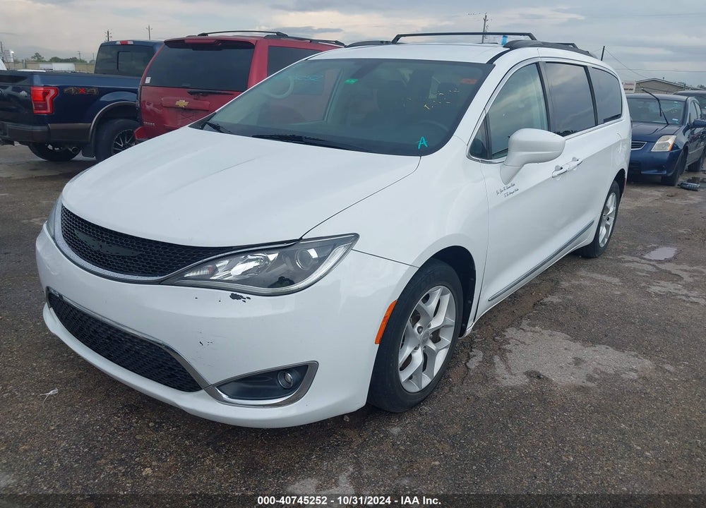 2017 CHRYSLER PACIFICA TOURING L VIN: 2C4RC1BG8HR603181