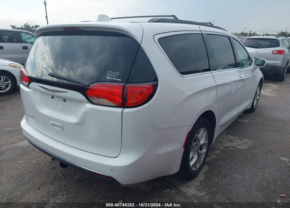 2017 CHRYSLER PACIFICA TOURING L VIN: 2C4RC1BG8HR603181