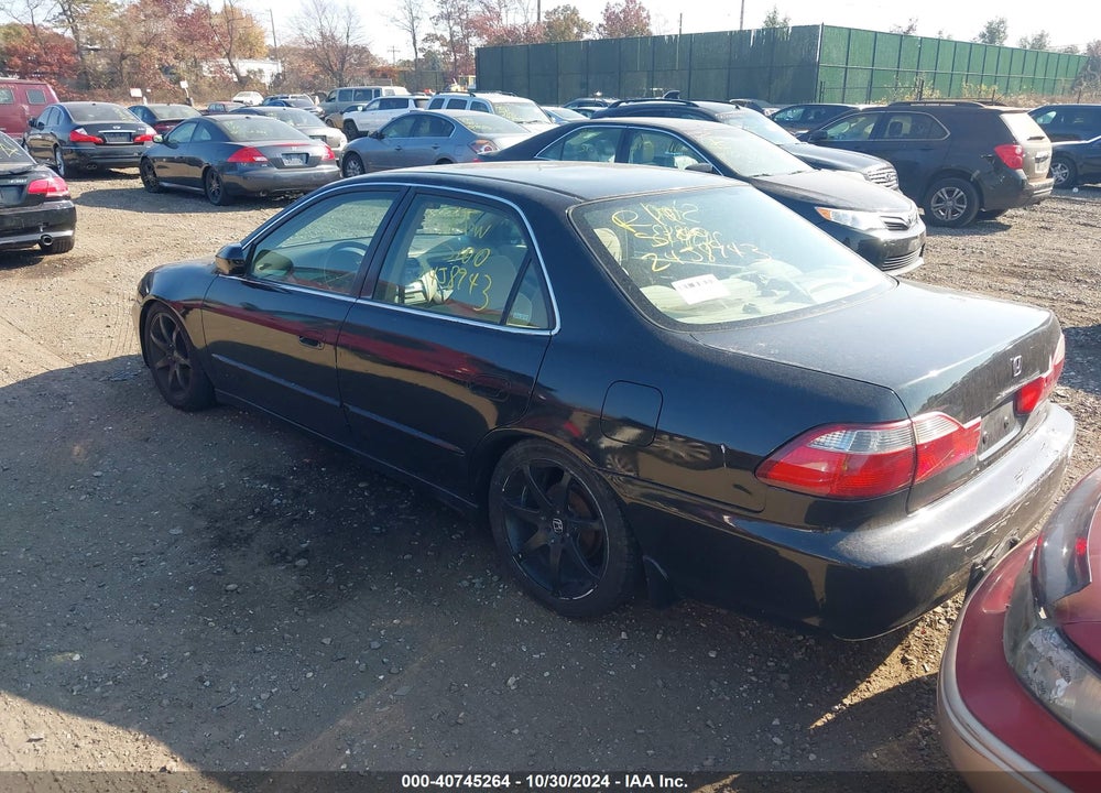 2000 HONDA ACCORD 2.3 SE VIN: JHMCG6699YC017194