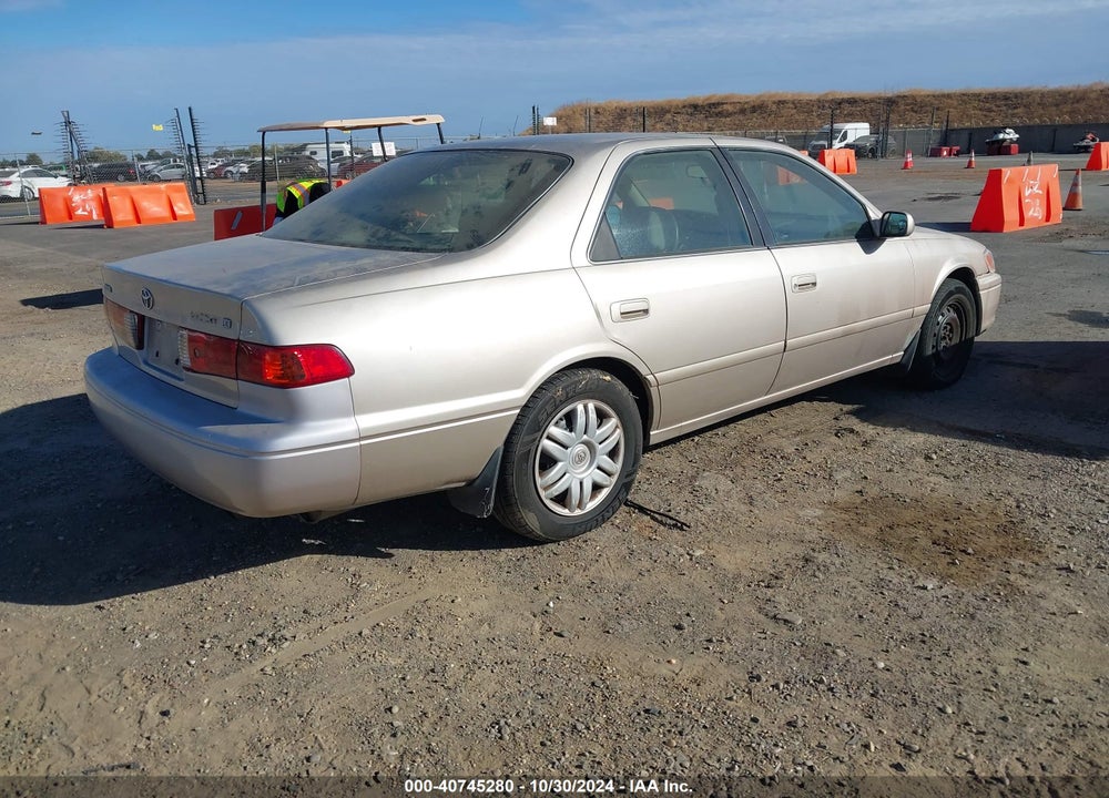 2001 TOYOTA CAMRY LE VIN: 4T1BG22KX1U067810