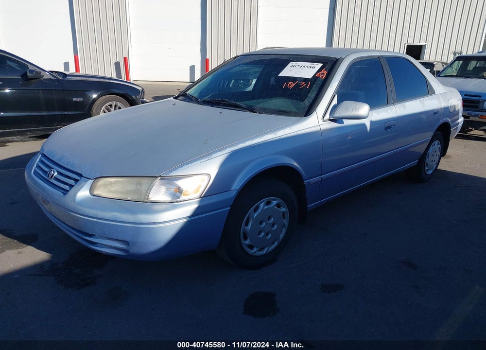 1998 TOYOTA CAMRY LE VIN: JT2BG22K7W0109619