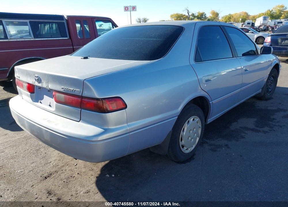1998 TOYOTA CAMRY LE VIN: JT2BG22K7W0109619