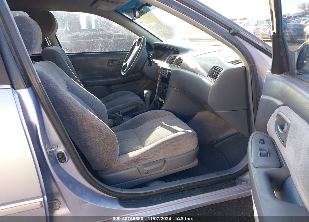 1998 TOYOTA CAMRY LE VIN: JT2BG22K7W0109619
