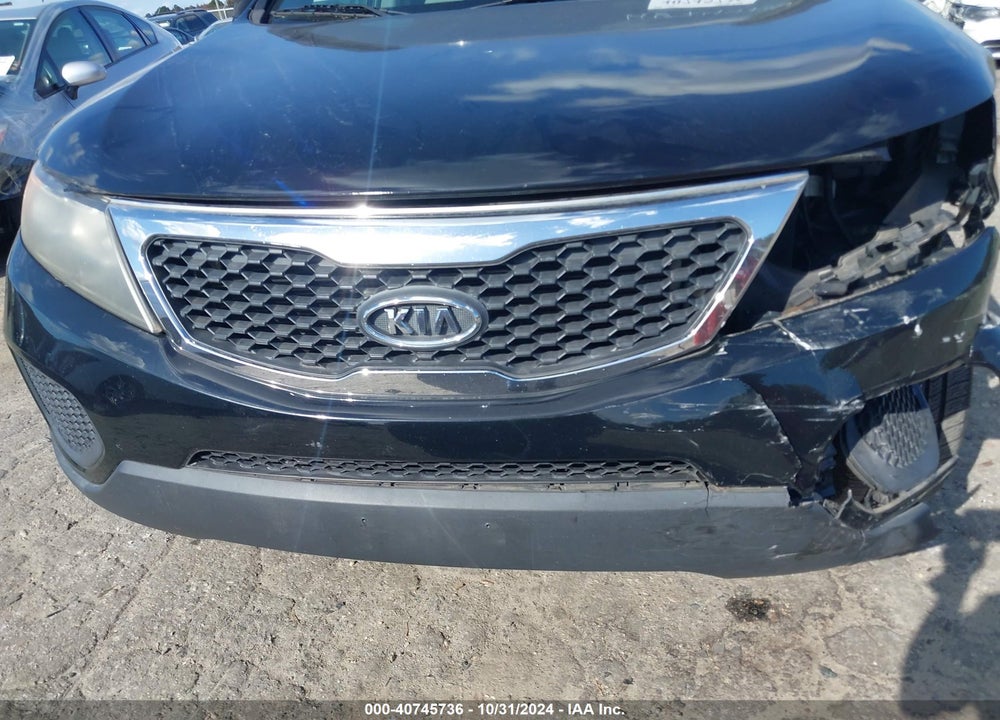 2011 KIA SORENTO LX VIN: 5XYKTCA16BG018914