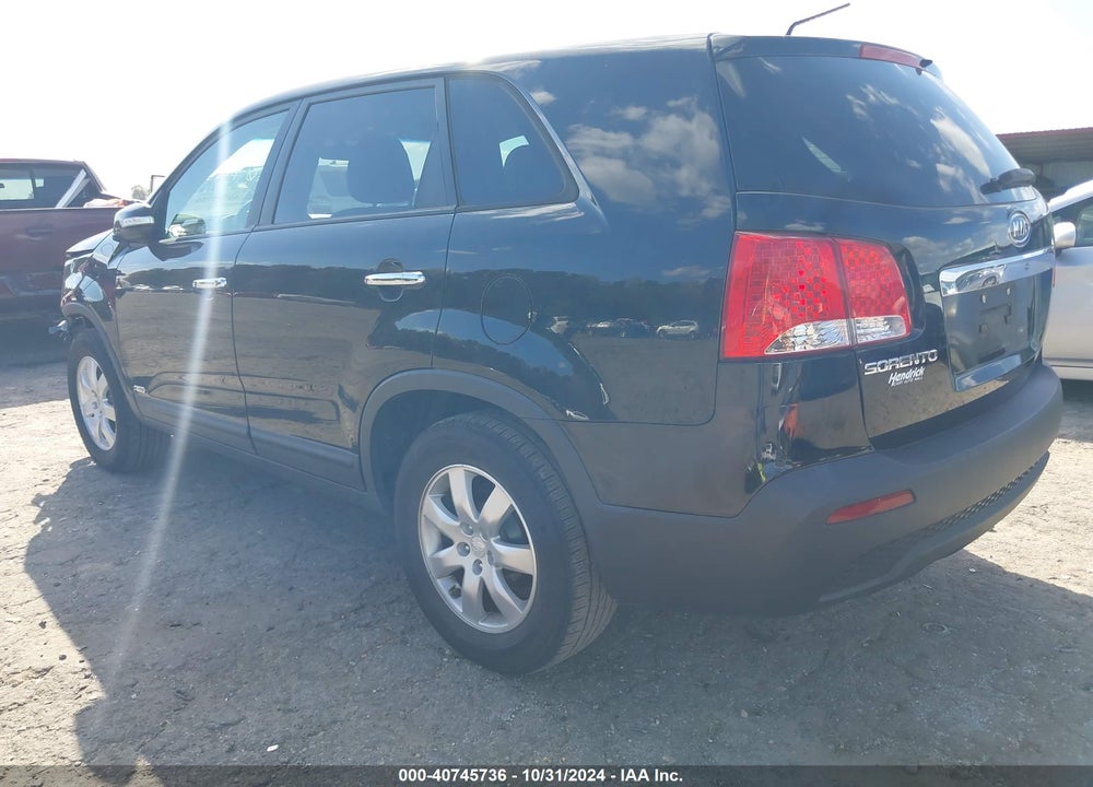 2011 KIA SORENTO LX VIN: 5XYKTCA16BG018914