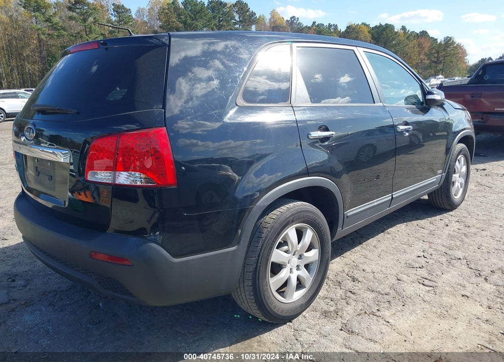 2011 KIA SORENTO LX VIN: 5XYKTCA16BG018914