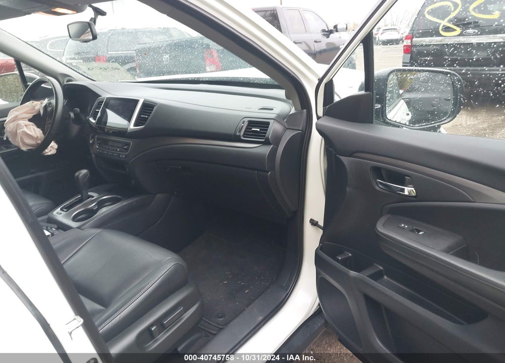 2017 HONDA PILOT EX-L VIN: 5FNYF6H55HB085824