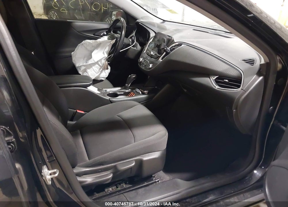 2018 CHEVROLET MALIBU LT VIN: 1G1ZD5ST6JF182777