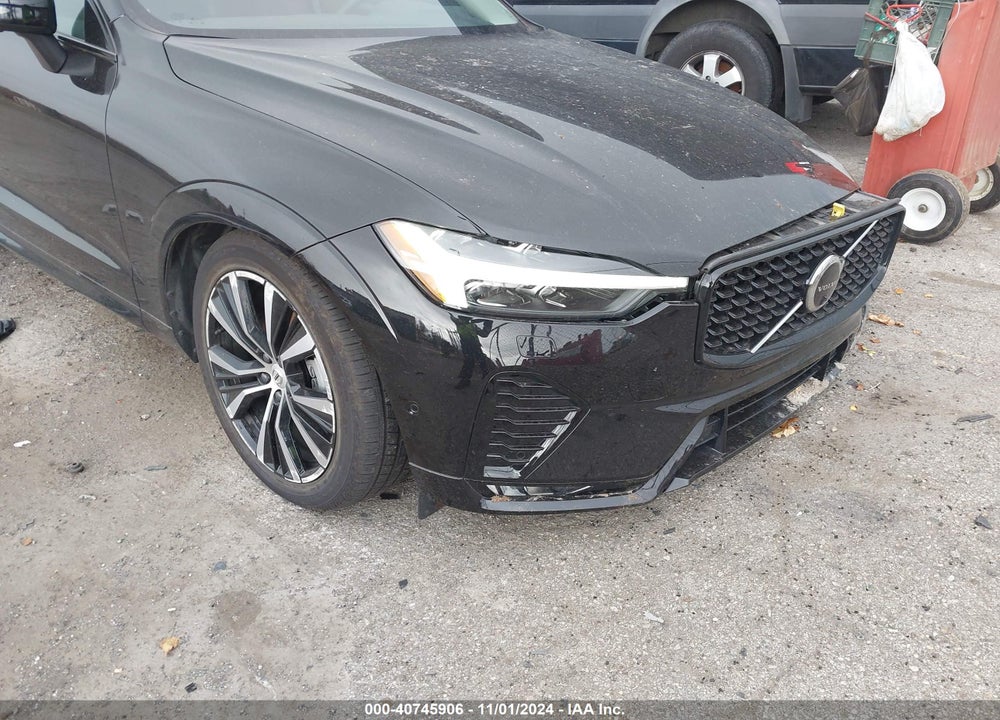 2024 VOLVO XC60 B5 PLUS DARK THEME VIN: YV4L12RL5R1822106