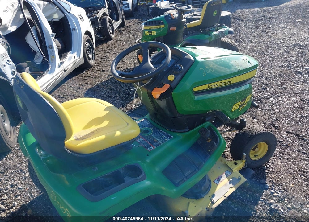 2017 JOHN DEERE X350 VIN: 1M0X350BCHM032556