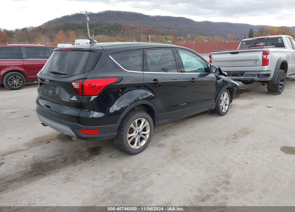 2019 FORD ESCAPE SE VIN: 1FMCU9GD8KUA27209