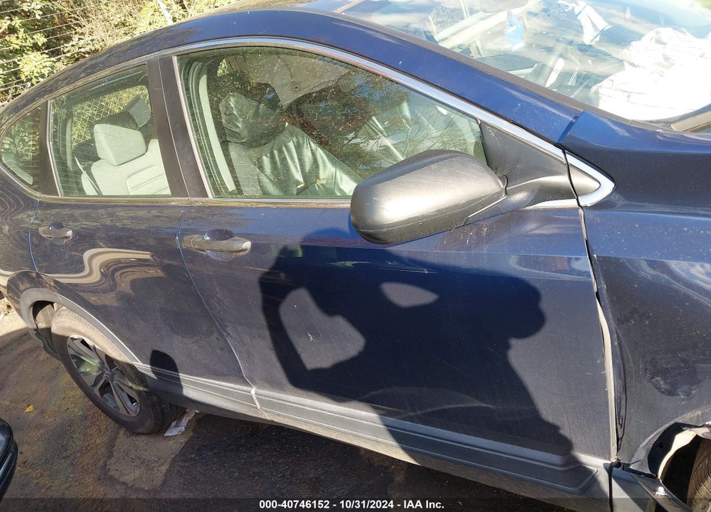 2018 HONDA CR-V LX VIN: 2HKRW5H39JH415131