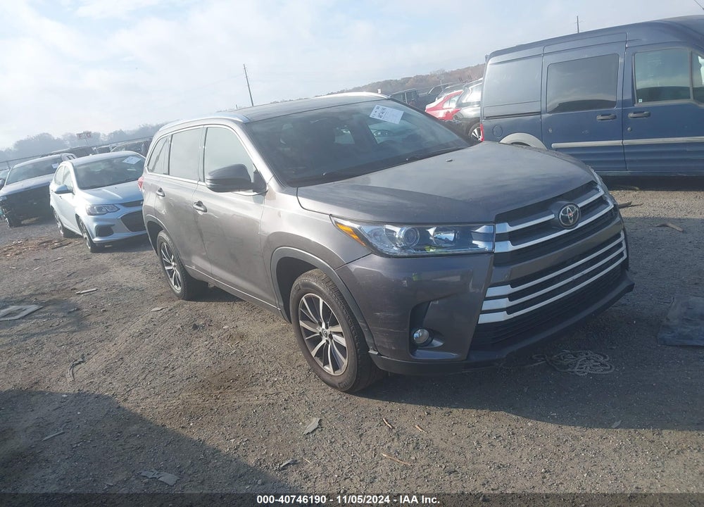 2018 TOYOTA HIGHLANDER SE/XLE VIN: 5TDKZRFH1JS559653