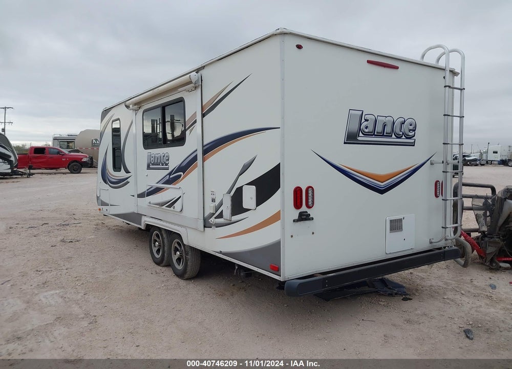 2014 LANCE CAMPER VIN: 56YTT182XEL315071
