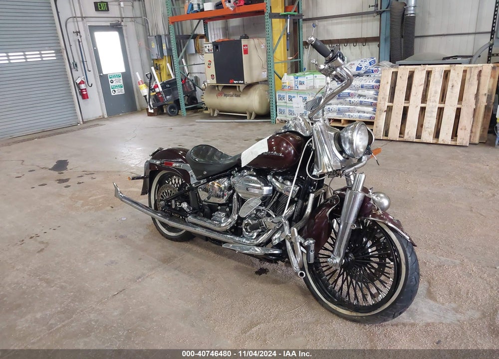 2018 HARLEY-DAVIDSON FLDE DELUXE VIN: 1HD1YCJ14JC063798