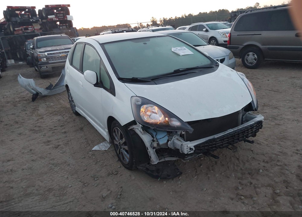 2013 HONDA FIT SPORT VIN: JHMGE8H60DC022977