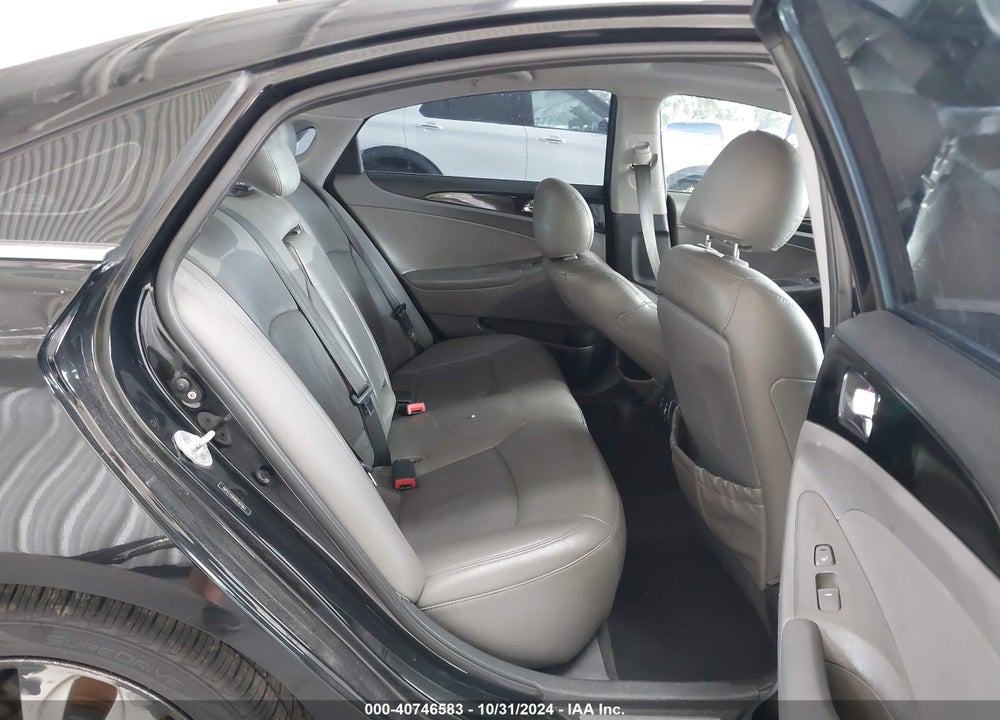 2011 HYUNDAI SONATA LIMITED 2.0T VIN: 5NPEC4AB0BH301863