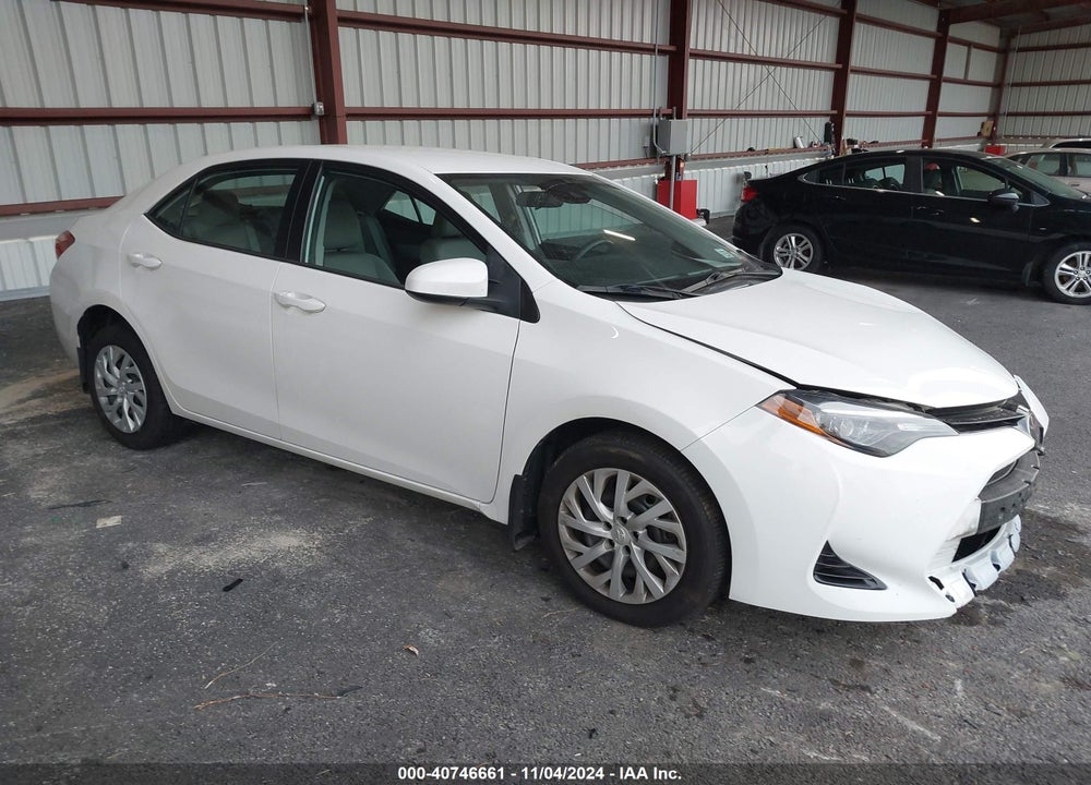 2018 TOYOTA COROLLA LE VIN: 5YFBURHE8JP805804