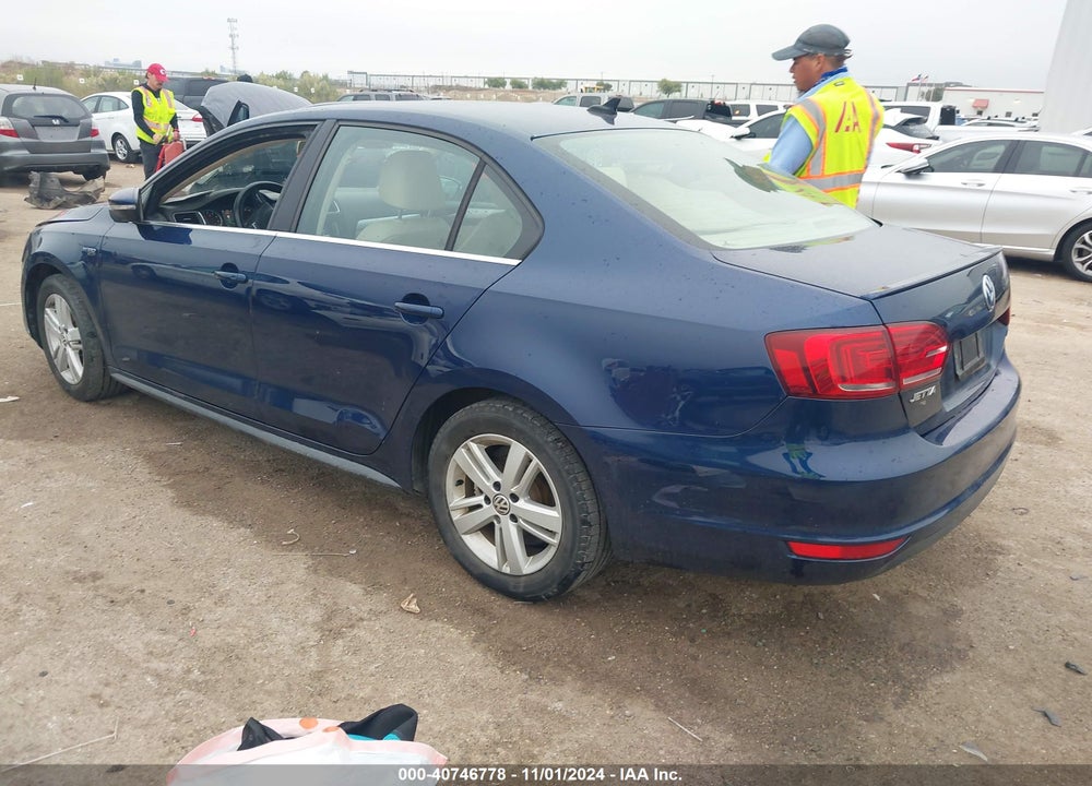 2014 VOLKSWAGEN JETTA HYBRID SEL VIN: 3VW637AJ5EM216770