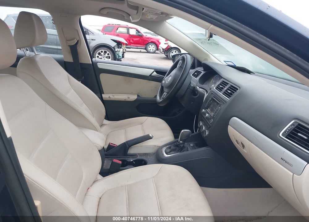 2014 VOLKSWAGEN JETTA HYBRID SEL VIN: 3VW637AJ5EM216770