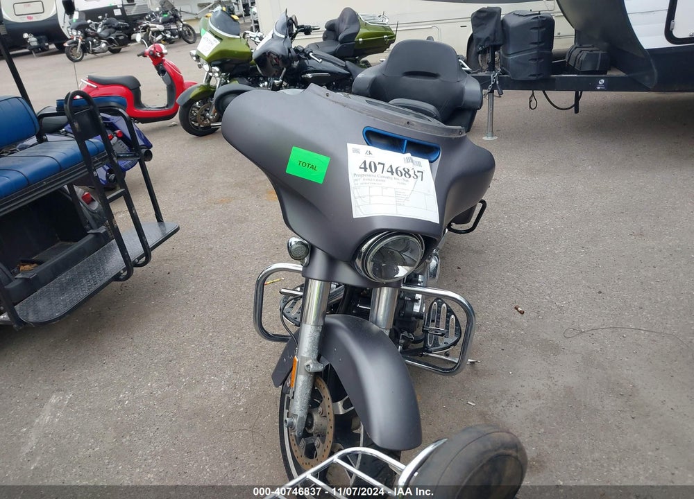 2017 HARLEY-DAVIDSON FLHXS STREET GLIDE SPECIAL VIN: 1HD1KRC17HB615537