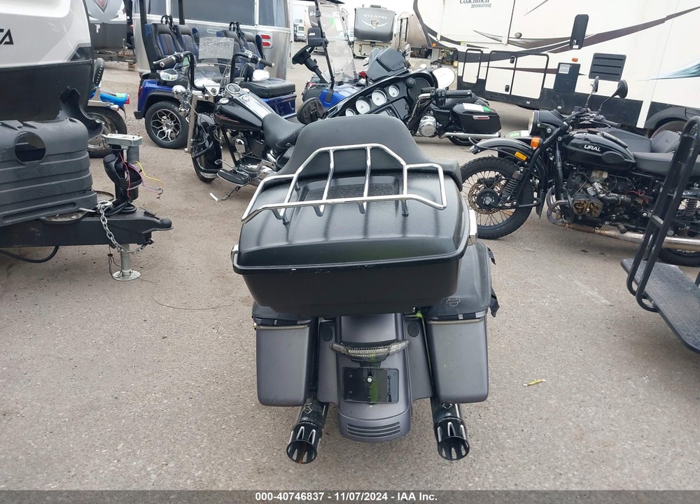 2017 HARLEY-DAVIDSON FLHXS STREET GLIDE SPECIAL VIN: 1HD1KRC17HB615537