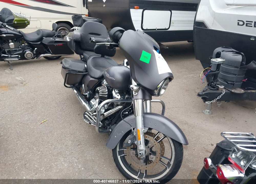 2017 HARLEY-DAVIDSON FLHXS STREET GLIDE SPECIAL VIN: 1HD1KRC17HB615537