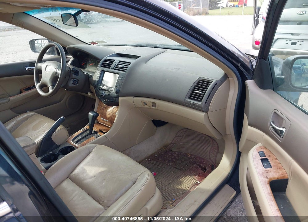2005 HONDA ACCORD 3.0 EX VIN: 1HGCM66815A012131