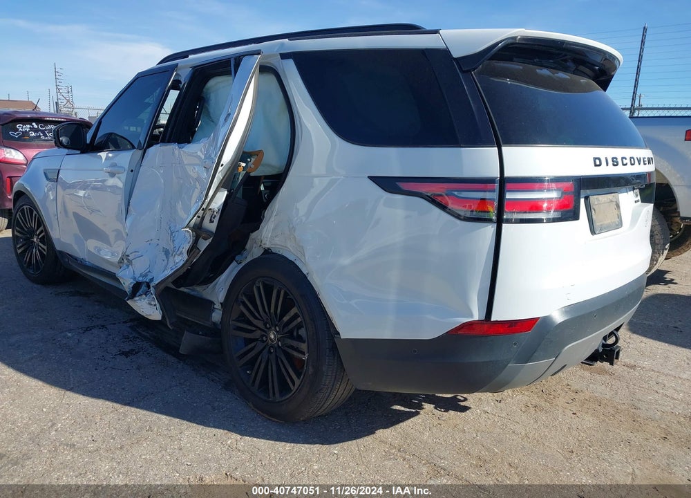 2018 LAND ROVER DISCOVERY HSE LUXURY VIN: SALRT2RV0JA076640