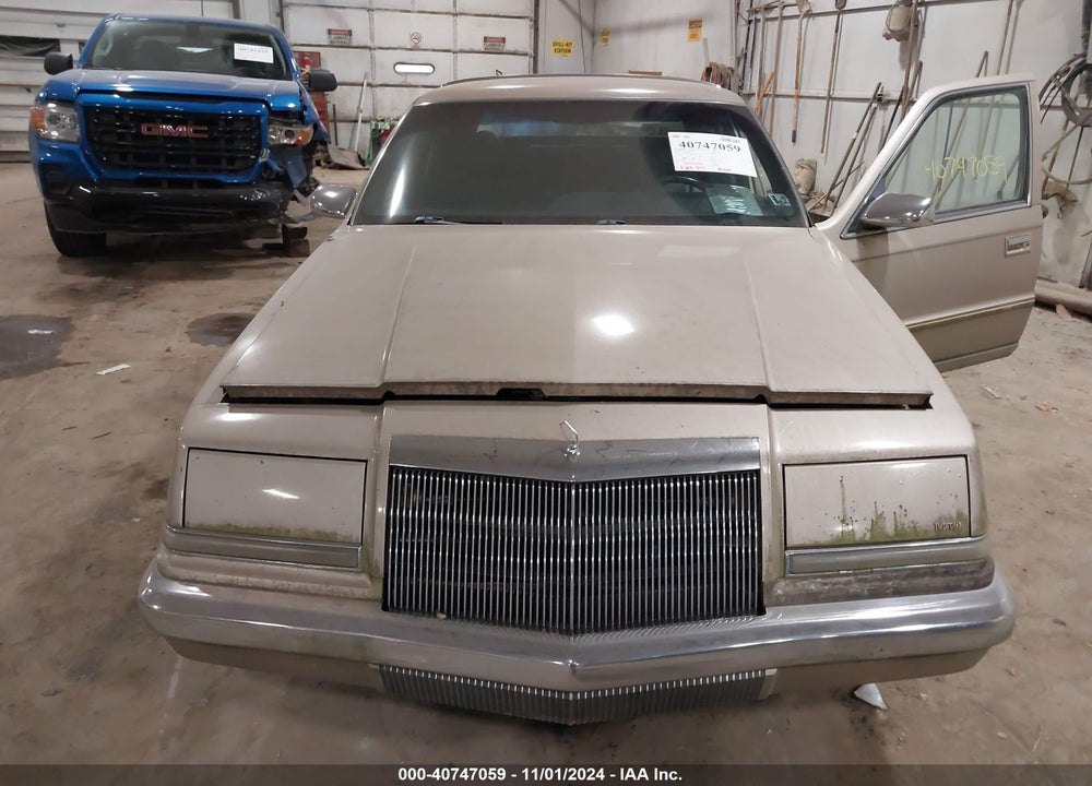 1992 CHRYSLER IMPERIAL VIN: 1C3XV56L5ND837975