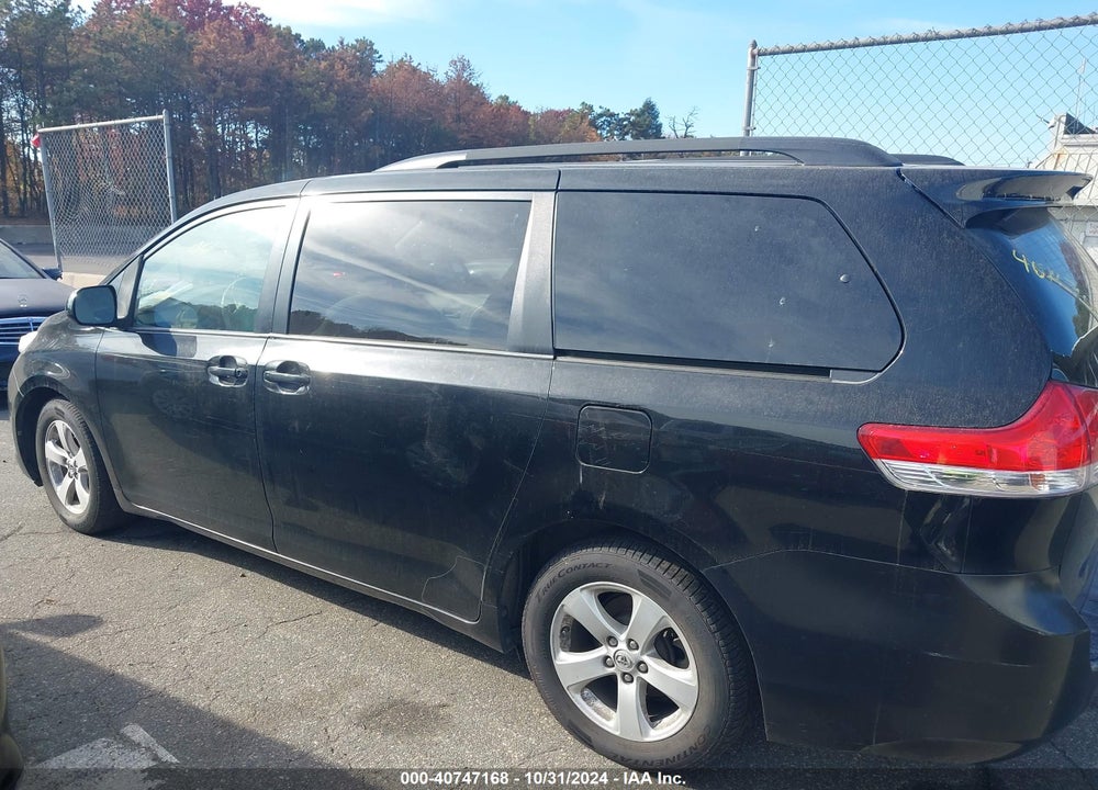2014 TOYOTA SIENNA LE V6 8 PASSENGER VIN: 5TDKK3DC3ES410840