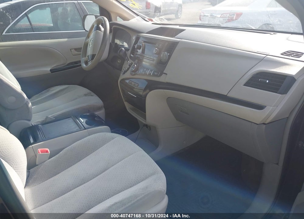 2014 TOYOTA SIENNA LE V6 8 PASSENGER VIN: 5TDKK3DC3ES410840